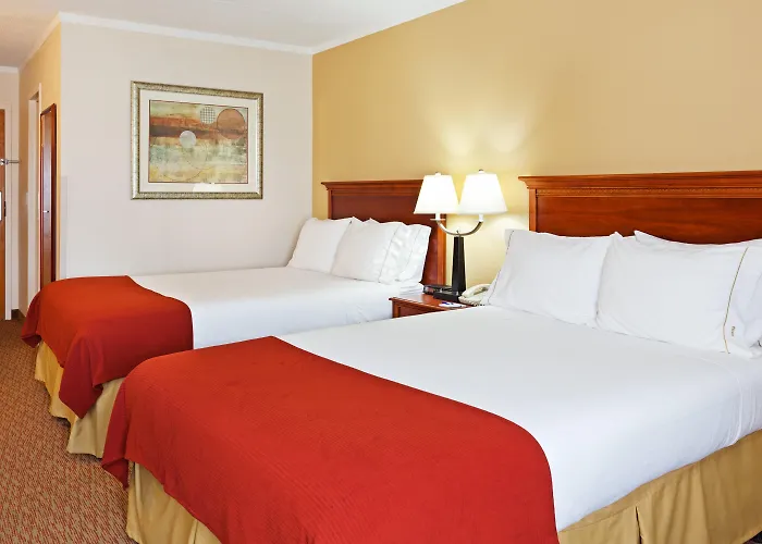Holiday Inn Express & Suites Greensboro - I-40 At Wendover By Ihg